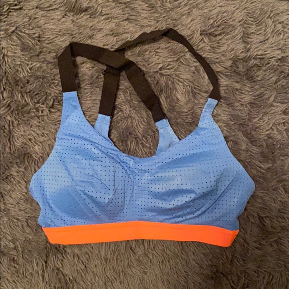 Victoria Sport sports bra